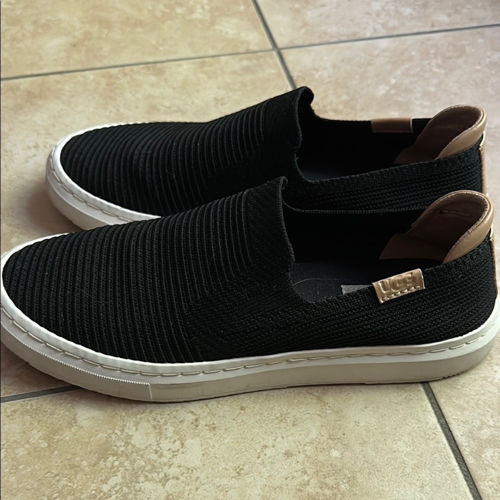 UGG Alameda Sammy Trainer Sz 8